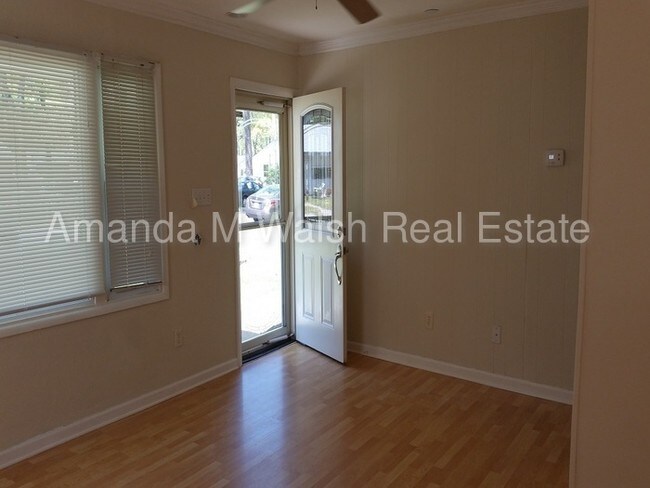 Building Photo - 302 Pine Grove Ave