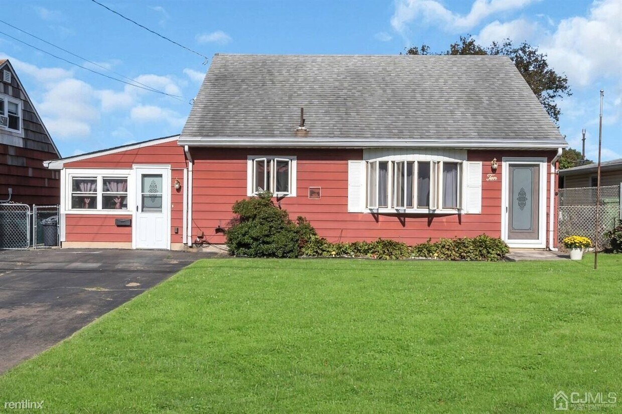 Foto principal - 1 br, 1 bath House - 10 Spruce Ln