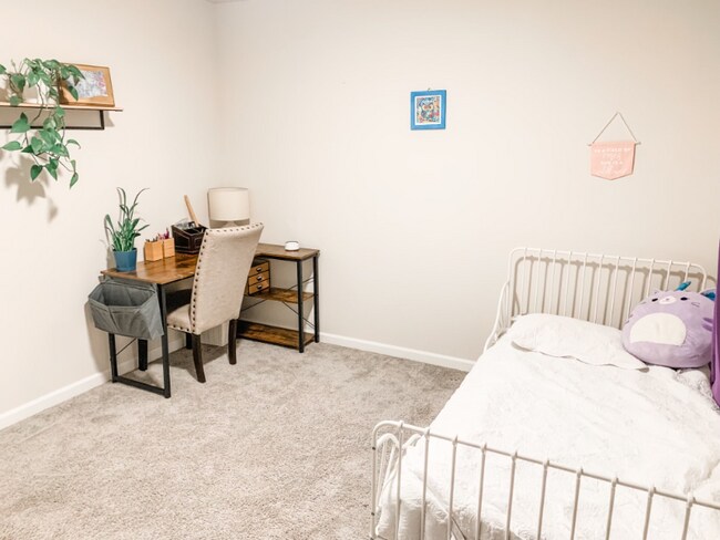 Foto del edificio - 1903 SE Silktassel Wy