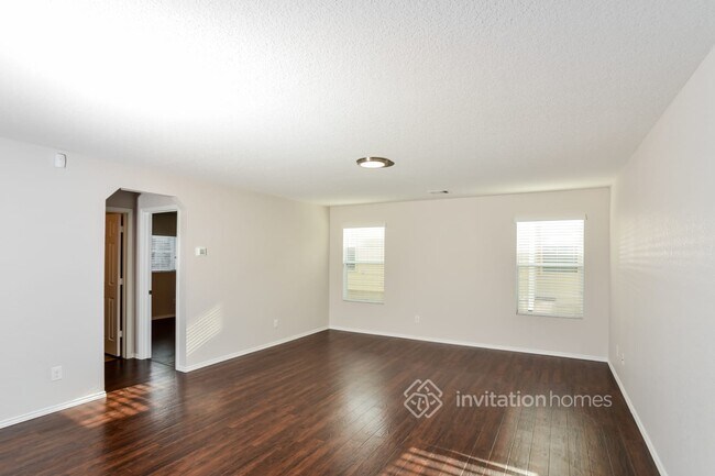 Building Photo - 3711 Hideaway Grn