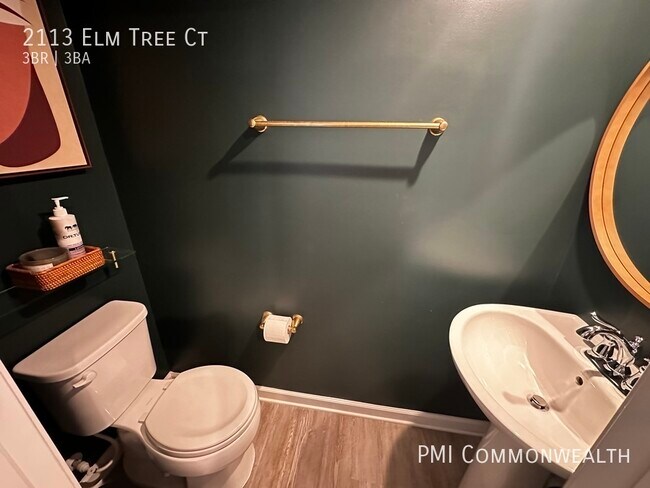 Building Photo - 3 Bed / 2.5 Bath Townhouse (Available 8/1/23)