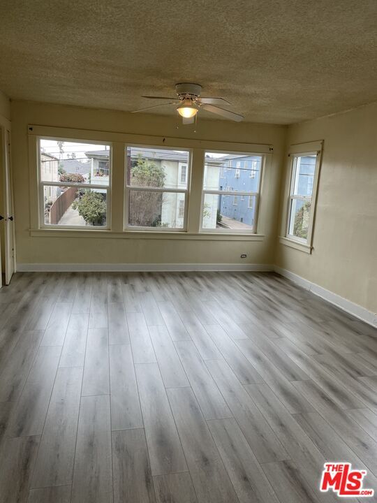 Foto del edificio - 1275 1/2 Queen Anne Pl