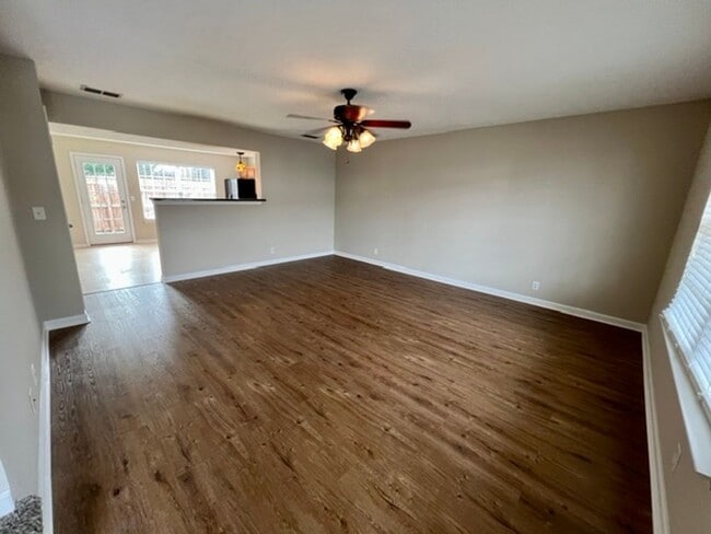 Building Photo - 417 Shoshone Pl