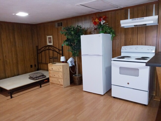 Building Photo - 5211 Lilburn Stone Mountain Rd SW