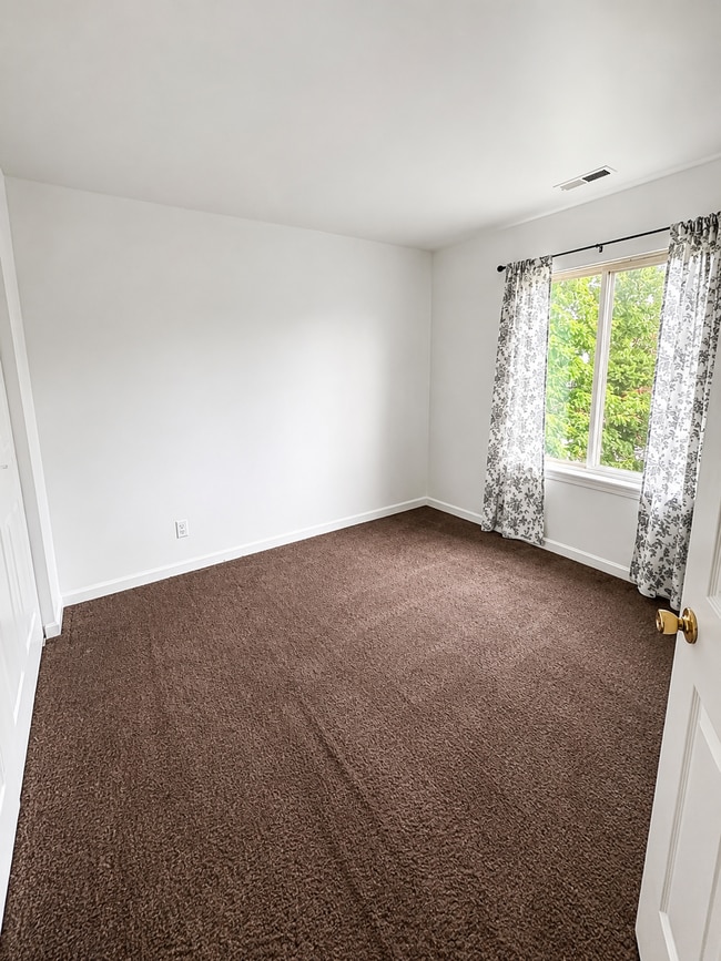 Building Photo - 22259 W Niagara Ct