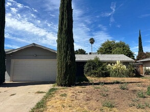 Building Photo - 10763 Oakton Way