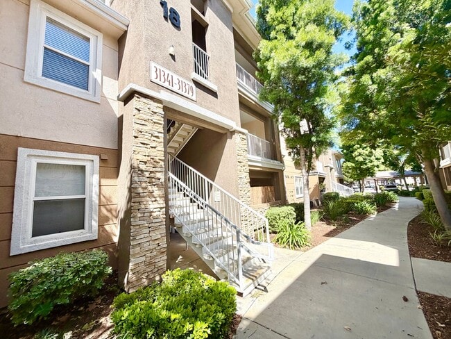 Foto del edificio - Stylish 2 Bedroom 2 Bathroom 1 Car Garage with Resort Style Amenities in Prime Temecula Location