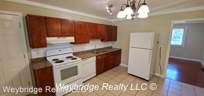 Building Photo - 3 br, 1 bath House - 10910 Crystalhill Ct.