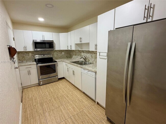 Building Photo - 9429 SW 76th St