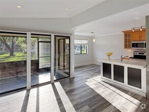 Building Photo - 9766 SW 138th Ave