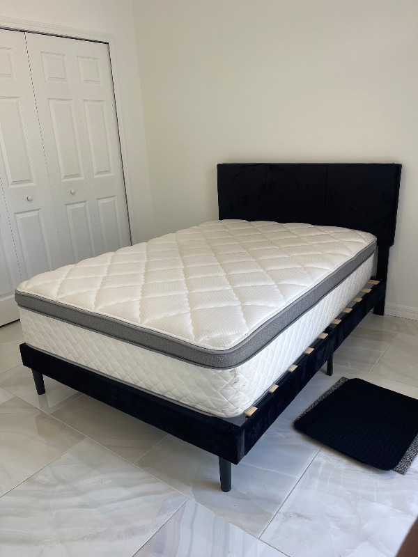 Building Photo - 815 Wells Ave