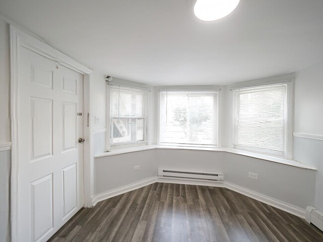 Foto del edificio - 3250 N Albany Ave