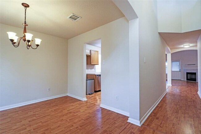 Building Photo - 10439 N Fallen Bough Dr