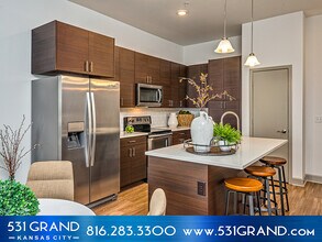 One-bedroom kitchen - 531 Grand