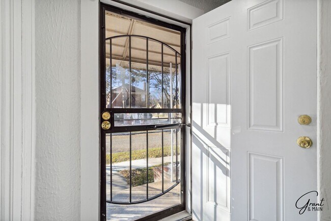 Foto del edificio - 4 Bedroom 2 Bath $1700