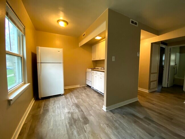 Foto del edificio - 240 Parkview Blvd