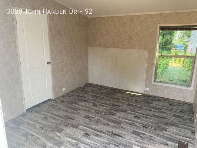 Building Photo - 3000 John Harden Dr