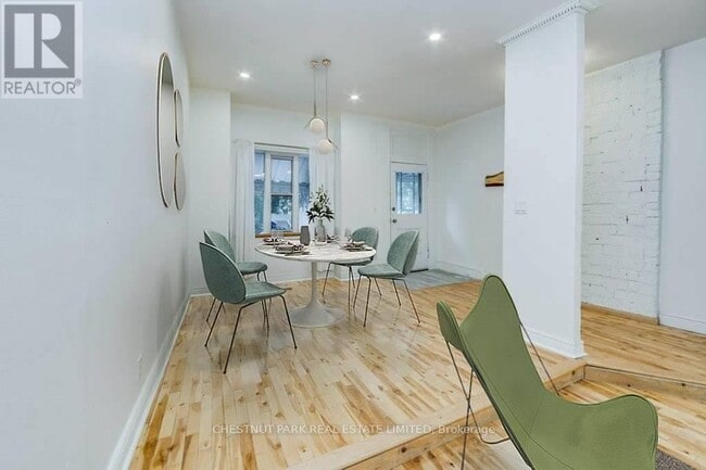 Building Photo - 7 Givins St