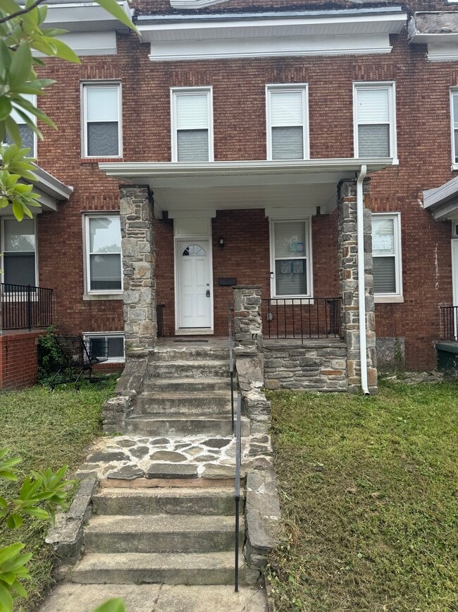 Building Photo - 2111 Belair Rd