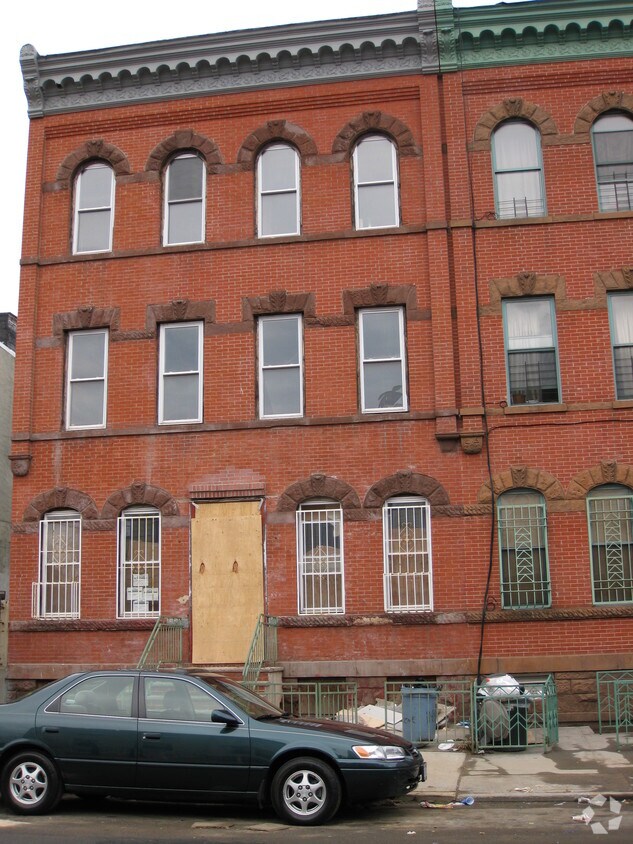 Primary Photo - 1149 Greene Ave