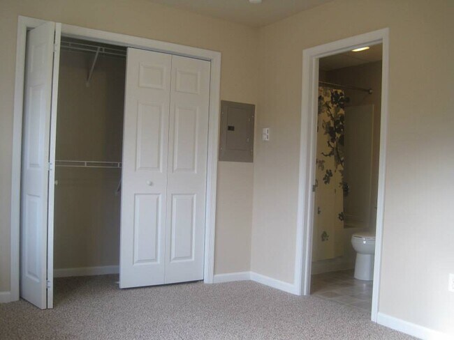 Dormitorio - 1300 Catherine St