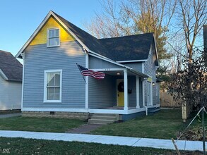 Building Photo - 449 Yandes St
