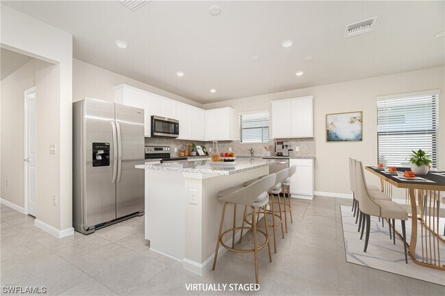 Foto del edificio - 16048 Beachberry Dr