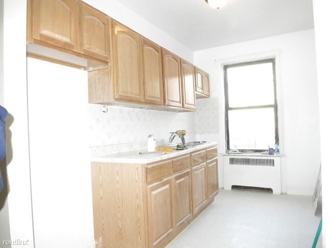 Building Photo - 2661 Marion Ave