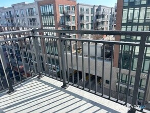 Building Photo - 120 Towne St