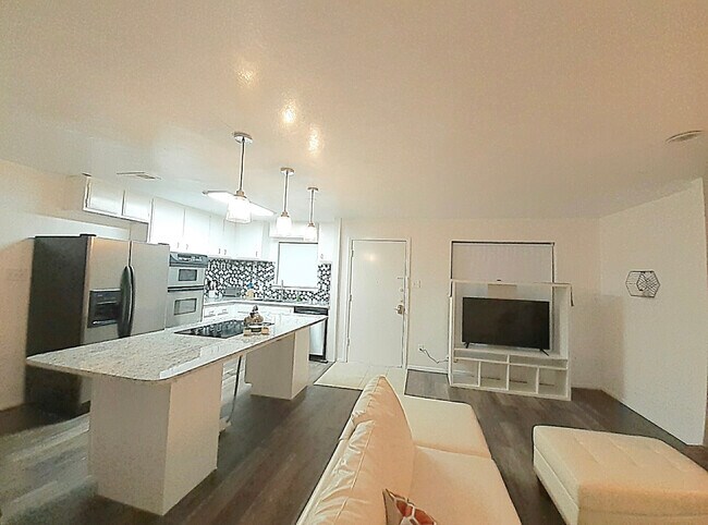 Foto del edificio - 6646 E Lovers Ln