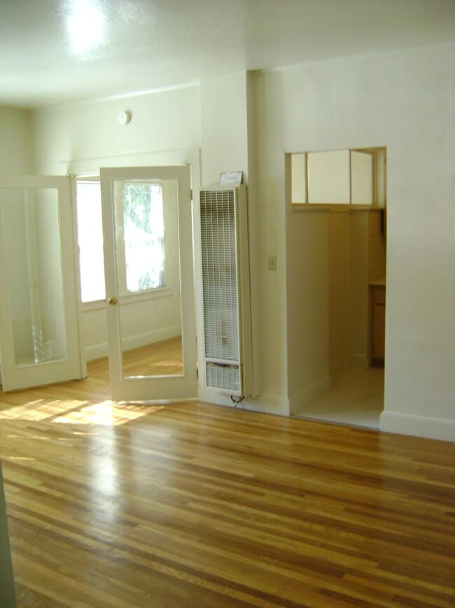 Building Photo - 1529 21st St
