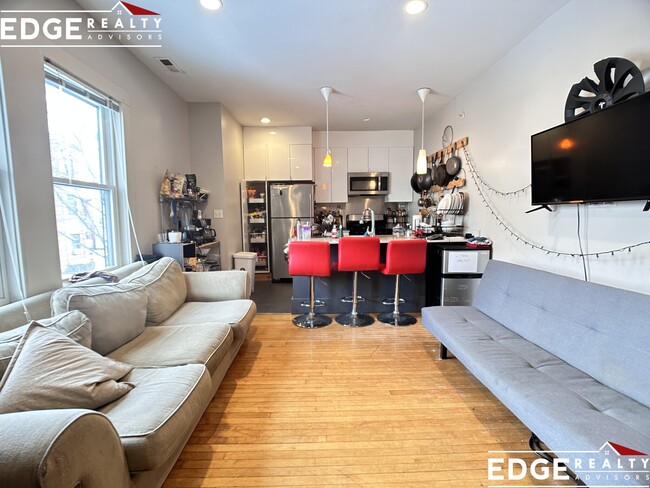 Foto del edificio - 19 Greylock Rd
