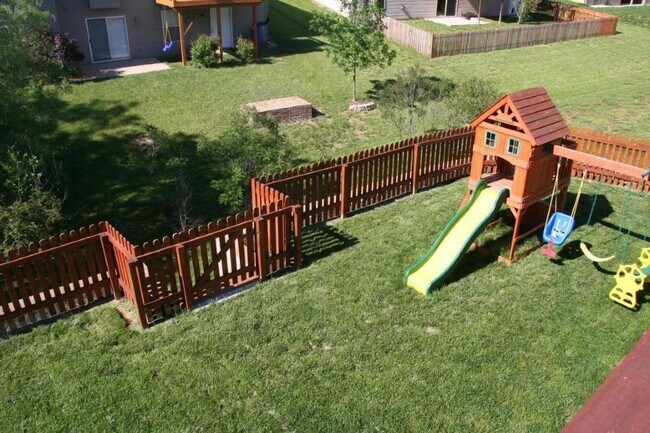 Foto del edificio - Beautiful single family home located in a quiet cul-de-sac
