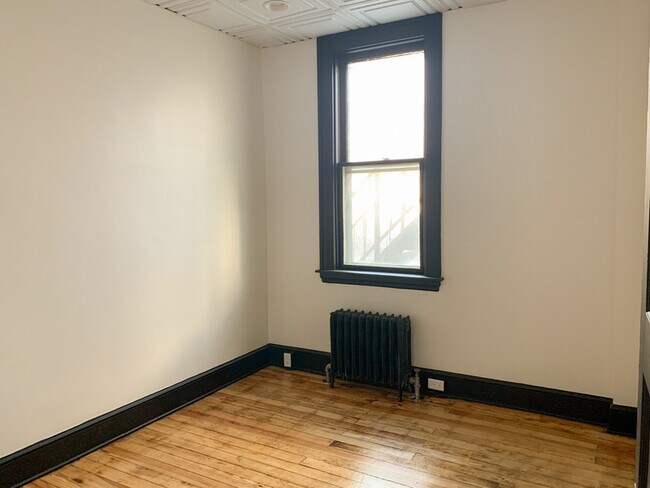 Foto del edificio - 31 W James St