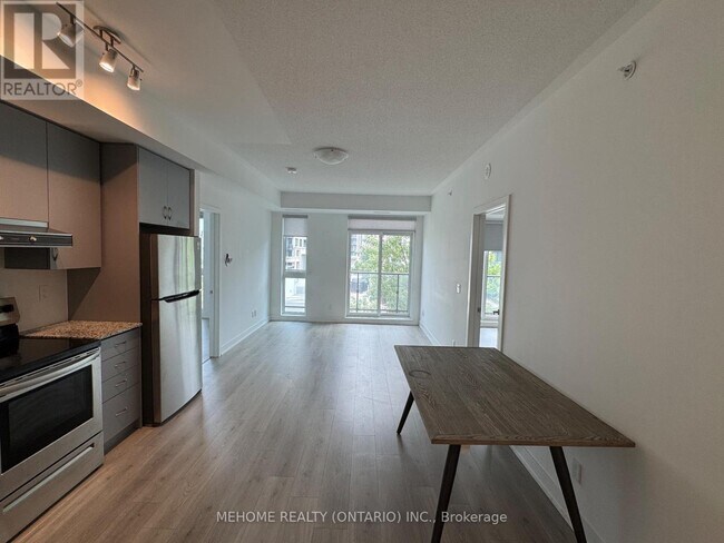 Photo du bâtiment - 1709-1709 Bur Oak Ave