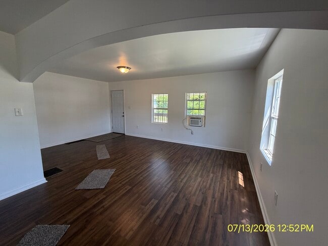 Building Photo - 1215 E 28th St