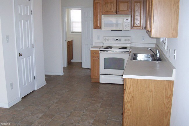 Building Photo - 3 br, 2.5 bath House - 1212 Sweetgrass St