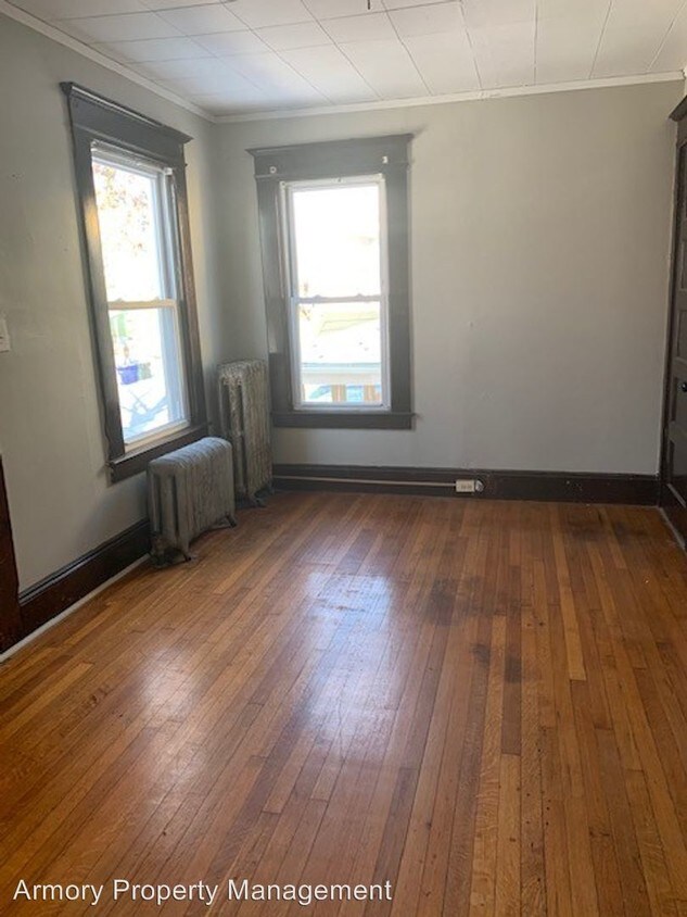 Primary Photo - 113-115 Westford Ave
