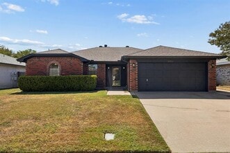 Building Photo - 6344 N Park Dr