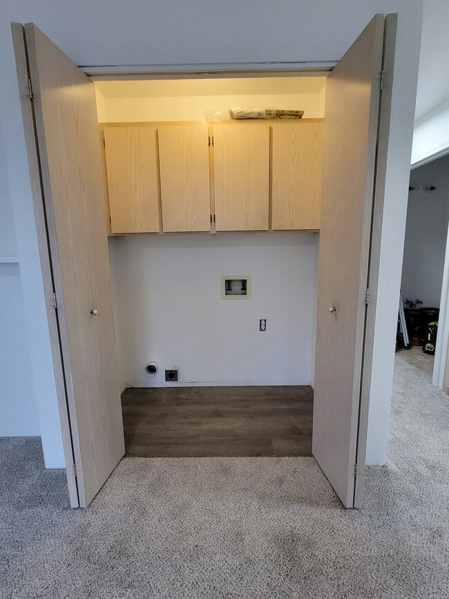 Building Photo - 597 Van Wey Cir