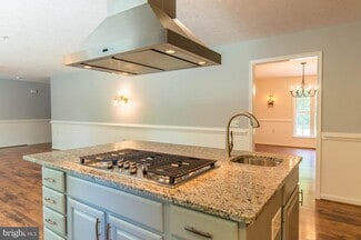 Building Photo - 23258 Oak Dr