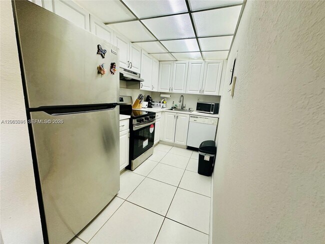 Foto del edificio - 17530 NW 68th Ave