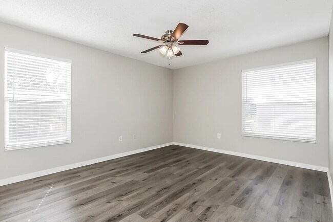 Foto del edificio - 902 S Kingsway Rd