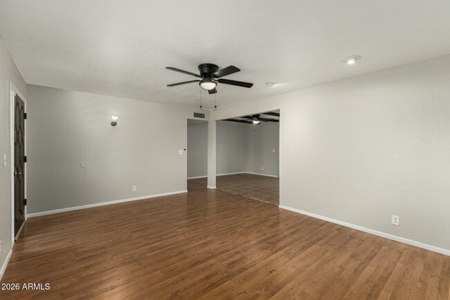 Building Photo - 2115 E Fairfield St