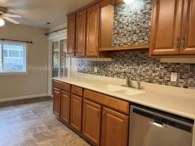 Foto del edificio - 4410 21st Ct SE