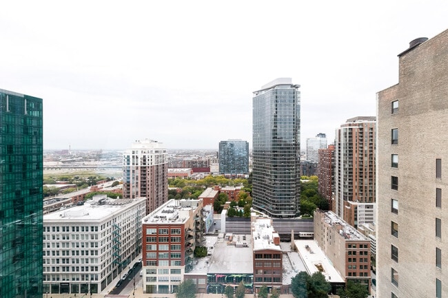 Building Photo - 1000 S Michigan Ave