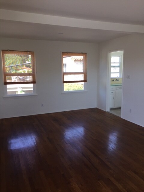 Foto del edificio - 216 Cypress Dr