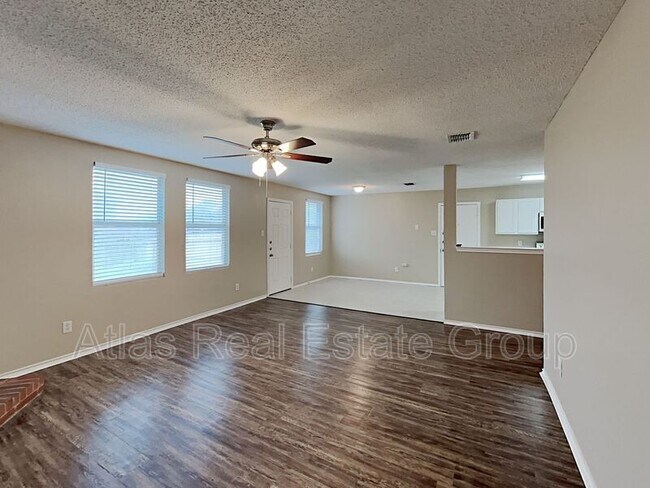 Building Photo - 2908 Rising Crest Dr