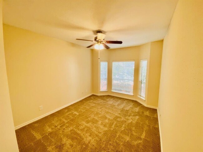 Foto del edificio - 1901 Post Oak Park Dr