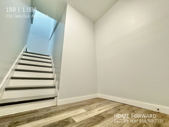 Foto del edificio - 236 Carlisle Ave